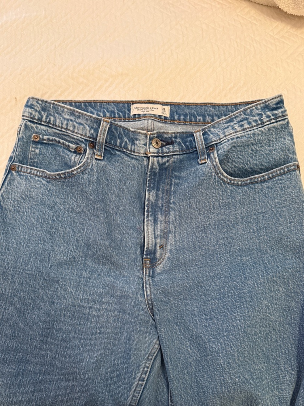 Abercrombie & Fitch Straight Leg Blue Jeans - Picture 2 of 3